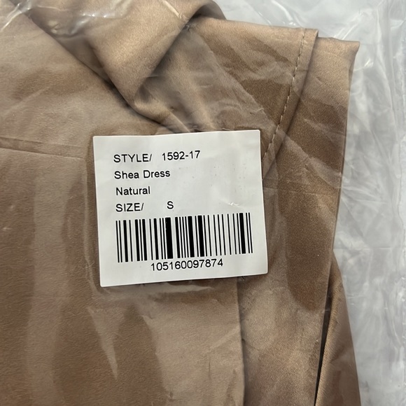 NWT SER.O.YA Shea Off The Shoulder Natural Long Sleeve Silk Dress - Picture 4 of 7